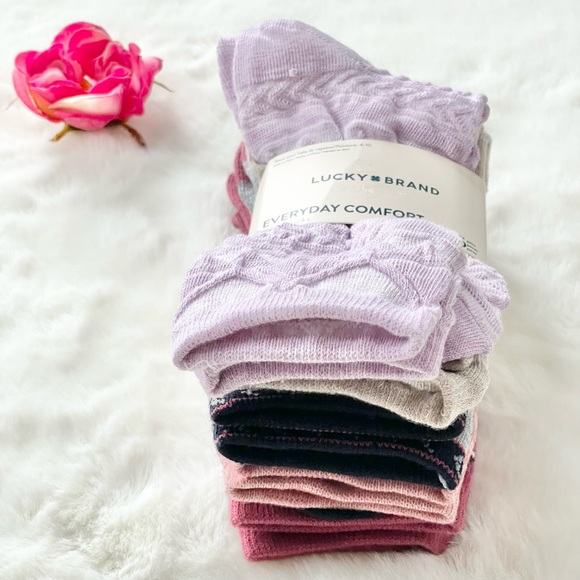 New with tags LUCKY BRAND EVER-DAY COMFORT CREW SOCKS 5 PACK poly spandex mix. - Picture 1 of 6